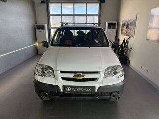 2018 Chevrolet Niva I Рестайлинг, белый, 839000 рублей, вид 2