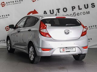 2012 Hyundai Solaris I, серебристый, 799000 рублей, вид 2