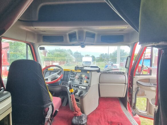 2003 Freightliner Century Class, красный, 1690000 рублей - вид 8