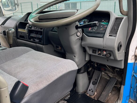 1995 Fuso (Mitsubishi) Fighter, синий, 2850000 рублей - вид 8