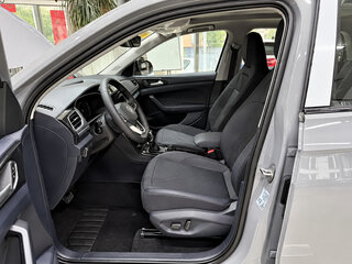 2026 Volkswagen Tharu XR, серый, 2180911 рублей, вид 4