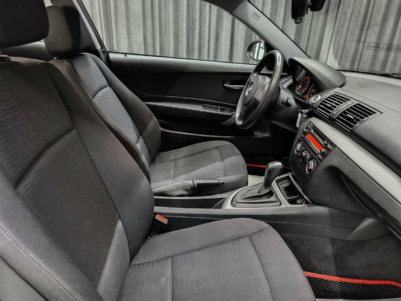 2008 BMW 1 серии 116i I (E81/E82/E87/E88) Рестайлинг, красный, 780000 рублей - вид 9