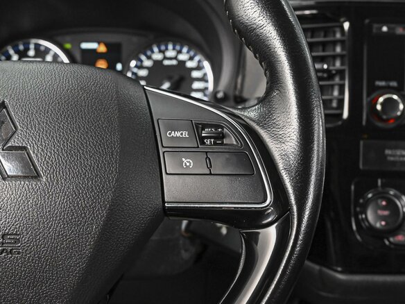 2017 Mitsubishi Outlander III Рестайлинг 2, белый, 1908000 рублей - вид 16