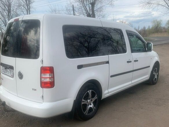 2011 Volkswagen Caddy Maxi III Рестайлинг, белый, 1400000 рублей - вид 3