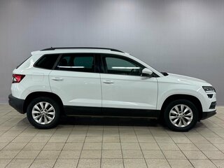 2020 Skoda Karoq I, белый, 2200000 рублей, вид 4