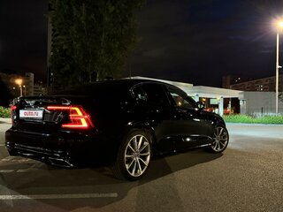 2020 Volvo S60 III, чёрный, 3350000 рублей, вид 3