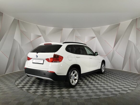 2012 BMW X1 18i I (E84), белый, 1345000 рублей - вид 1