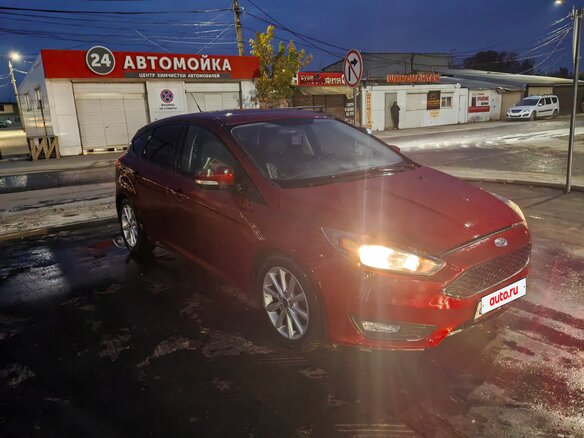 2017 Ford Focus III Рестайлинг, красный, 850000 рублей - вид 6