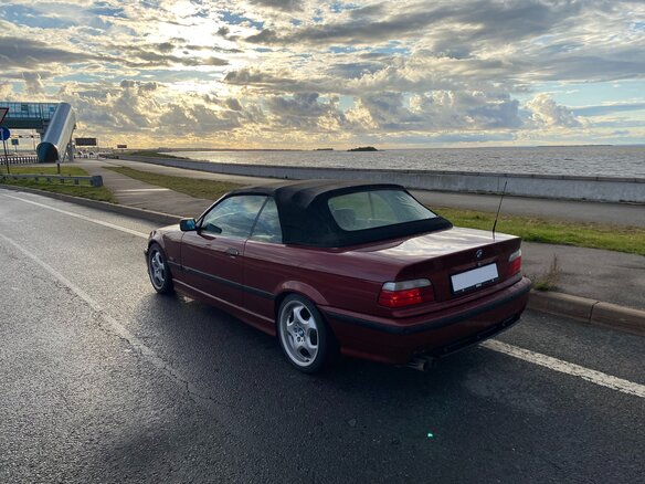 1995 BMW 3 серии 318i III (E36), пурпурный, 1550000 рублей - вид 4