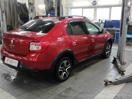 2020 Renault Logan Stepway II Рестайлинг, красный, 1049000 рублей, вид 3