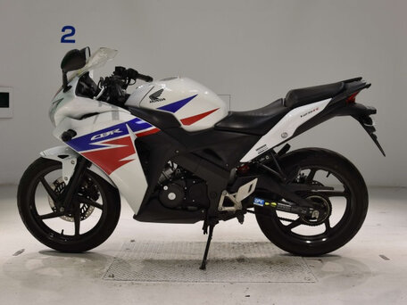 2015 Honda CBR 125R, белый, 410000 рублей, вид 2