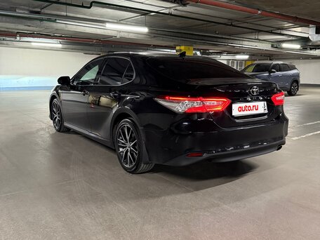 2021 Toyota Camry VIII (XV70) Рестайлинг, чёрный, 3800000 рублей, вид 5