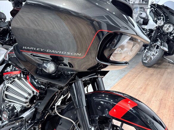 2018 Harley-Davidson CVO Road Glide, чёрный, 2499000 рублей - вид 23