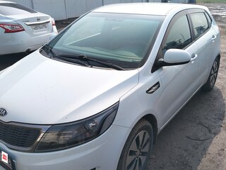 2013 Kia Rio III, белый, 850000 рублей, вид 1