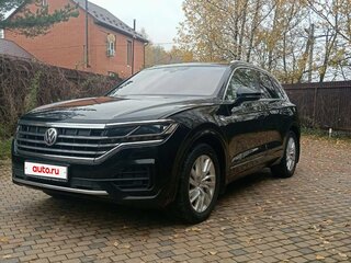 2018 Volkswagen Touareg III, чёрный, 5200000 рублей, вид 1