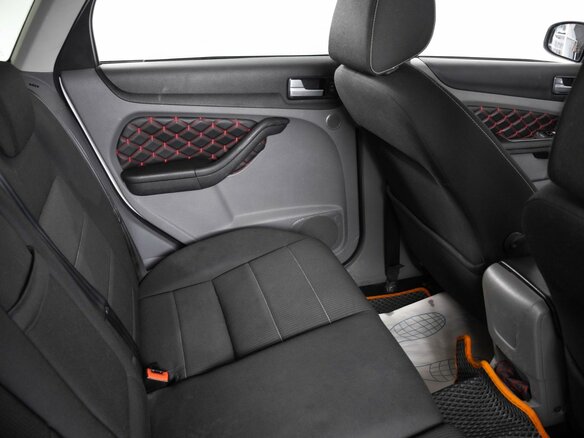2011 Ford Focus II Рестайлинг, белый, 799000 рублей - вид 8