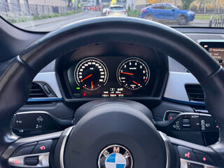 2020 BMW X1 20i xDrive II (F48) Рестайлинг, белый, 3090000 рублей, вид 5