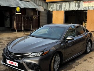 2020 Toyota Camry US Market VIII (XV70), серый, 2900000 рублей, вид 2