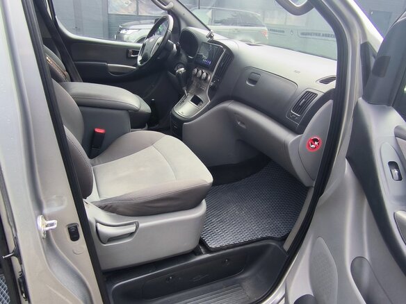 2012 Hyundai H-1 II, серебристый, 1850000 рублей - вид 16