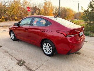 2017 Hyundai Solaris II, красный, 1140000 рублей, вид 5