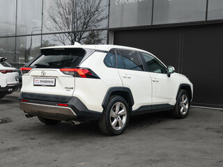 2020 Toyota RAV4 V (XA50), белый, 3430000 рублей, вид 4