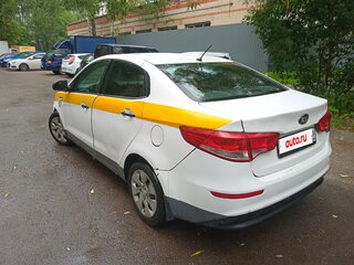 2016 Kia Rio III Рестайлинг, белый, 420000 рублей, вид 5