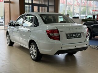 2026 Lada (ВАЗ) Granta I Рестайлинг, белый, 1218000 рублей, вид 3