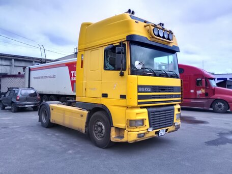 2000 DAF 95XF, жёлтый, 800000 рублей, вид 4