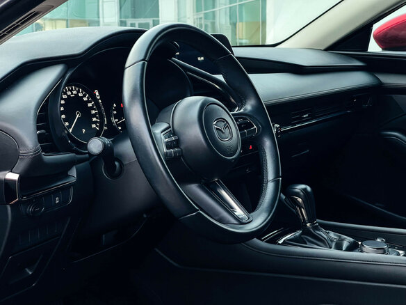 2019 Mazda 3 IV (BP), красный, 2047000 рублей - вид 12