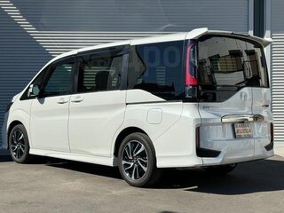 2021 Honda Stepwgn Spada V Рестайлинг, белый, 2120000 рублей, вид 4