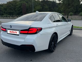 2019 BMW 5 серии 520i VII (G30/G31/G38), белый, 1950000 рублей, вид 4