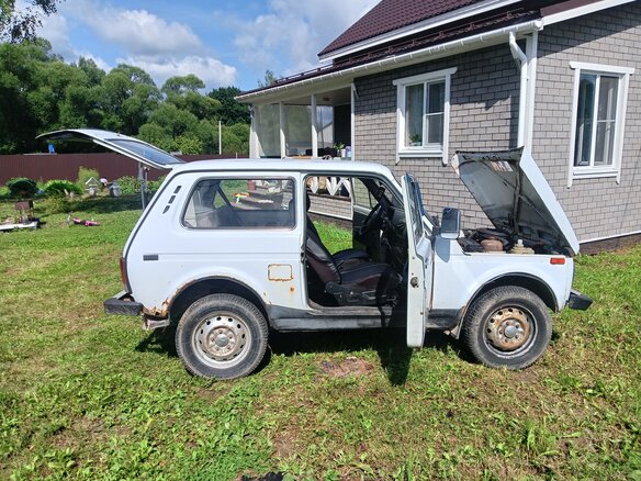 1997 Lada (ВАЗ) 2121 (4x4) I Рестайлинг, белый, 400000 рублей - вид 4