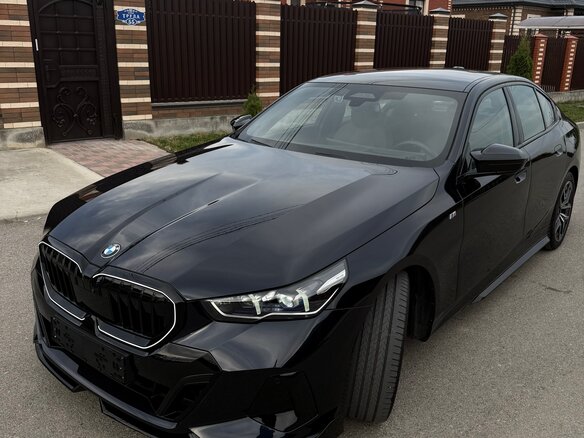 2024 BMW 5 серии 520i VIII (G60/G61/G68), синий, 6850000 рублей - вид 8