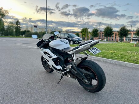 2011 Yamaha YZF-R6, белый, 900000 рублей, вид 3