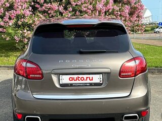 2010 Porsche Cayenne S II (958), коричневый, 2370000 рублей, вид 4