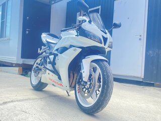 2009 Honda CBR 600RR, белый, 600000 рублей, вид 1