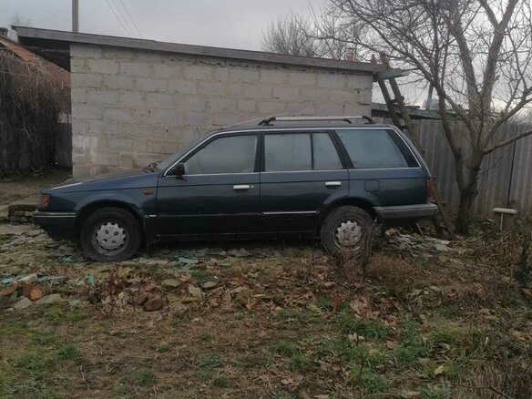 1987 Mazda 323 III (BF), синий, 90000 рублей - вид 3