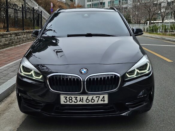 2020 BMW 2 серии Active Tourer 218d F45 Рестайлинг, чёрный, 2200000 рублей - вид 1