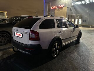 2012 Skoda Octavia Scout II (A5) Рестайлинг, белый, 900000 рублей, вид 3