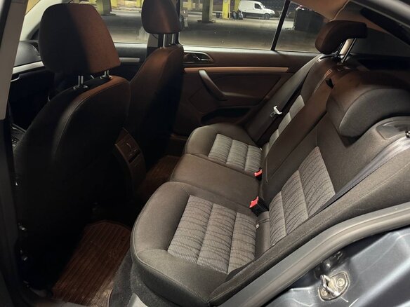2012 Skoda Octavia II (A5) Рестайлинг, серый, 1000000 рублей - вид 12