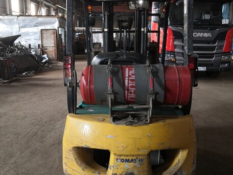 2006 Komatsu FG, жёлтый, 990000 рублей, вид 2
