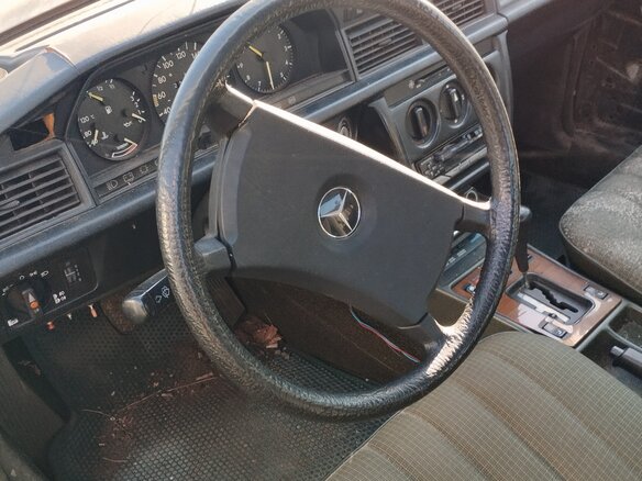 1985 Mercedes-Benz 190 (W201), зелёный - вид 4