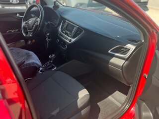 2018 Hyundai Solaris II, красный, 1650000 рублей, вид 3