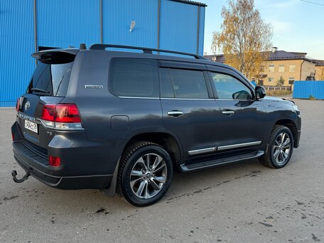 2016 Toyota Land Cruiser 200 Series Рестайлинг 2, серый, 5100000 рублей, вид 4