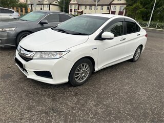 2015 Honda Grace I, белый, 1350000 рублей, вид 2