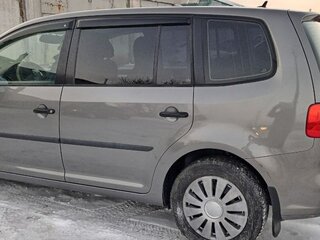 2010 Volkswagen Touran I Рестайлинг 2, серый, 1200000 рублей, вид 3