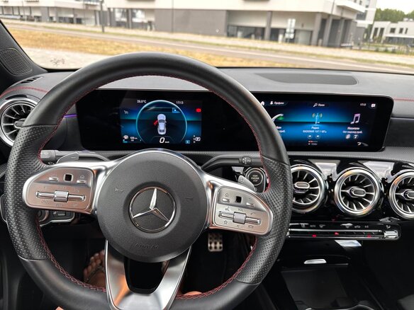 2020 Mercedes-Benz CLA 200 II (C118, X118), чёрный, 4100000 рублей - вид 5