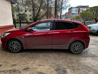 2015 Hyundai Solaris I Рестайлинг, красный, 1050000 рублей, вид 4