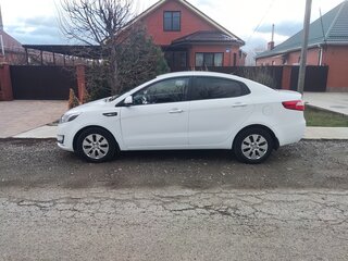 2012 Kia Rio III, белый, 750000 рублей, вид 4