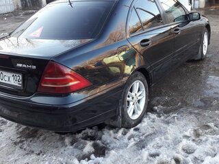2004 Mercedes-Benz C-Класс 180 II (W203) Рестайлинг, чёрный, 600000 рублей, вид 4